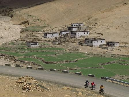 Tibet cycling tours