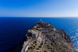 Image: Spain opens up to all vaccinated travele